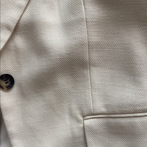 H&M Elegant Cream Blazer - Picture 3 of 6